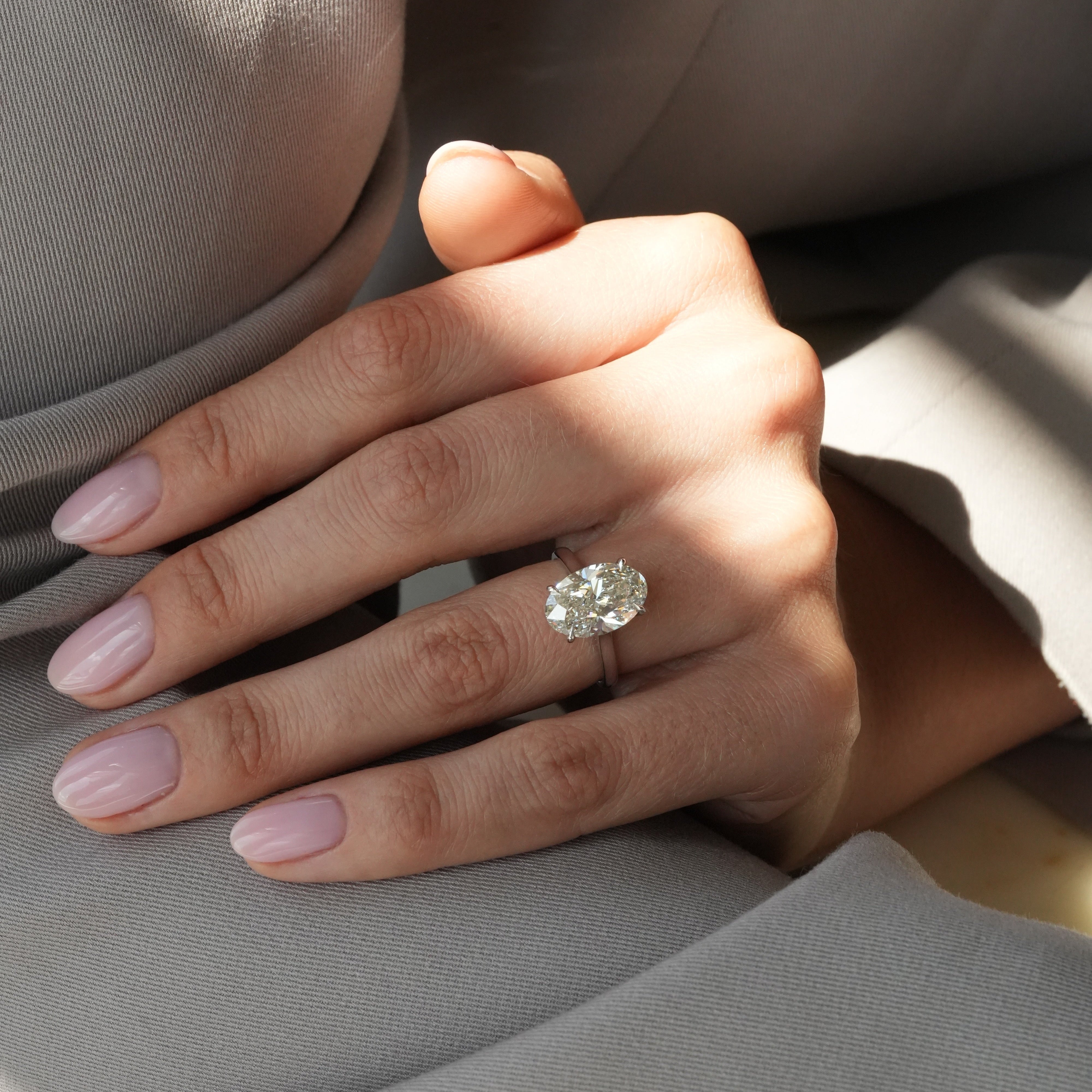 ALARA 5.04 ct, size 54, white gold