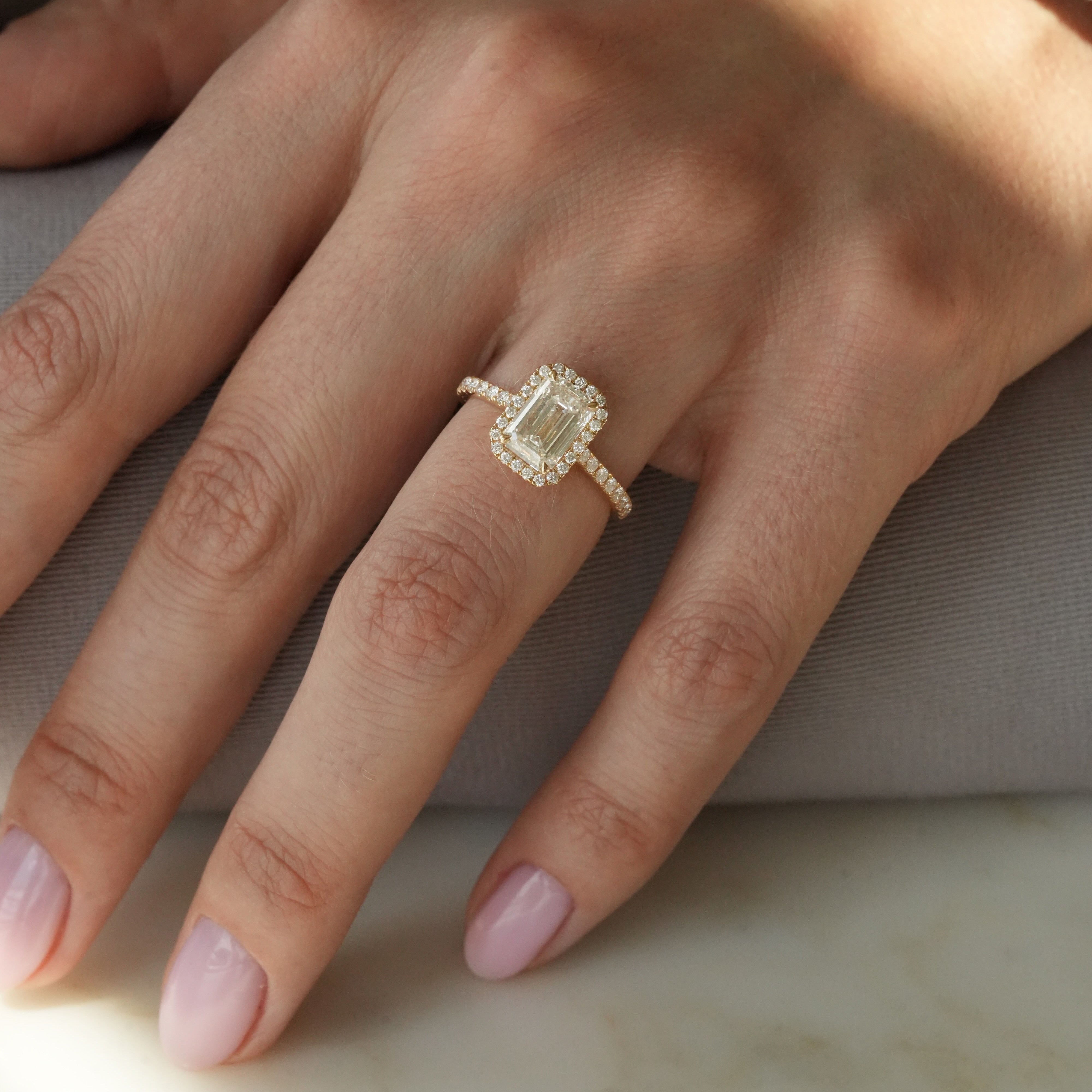 BEAU 2.03 ct, size 54, yellow gold