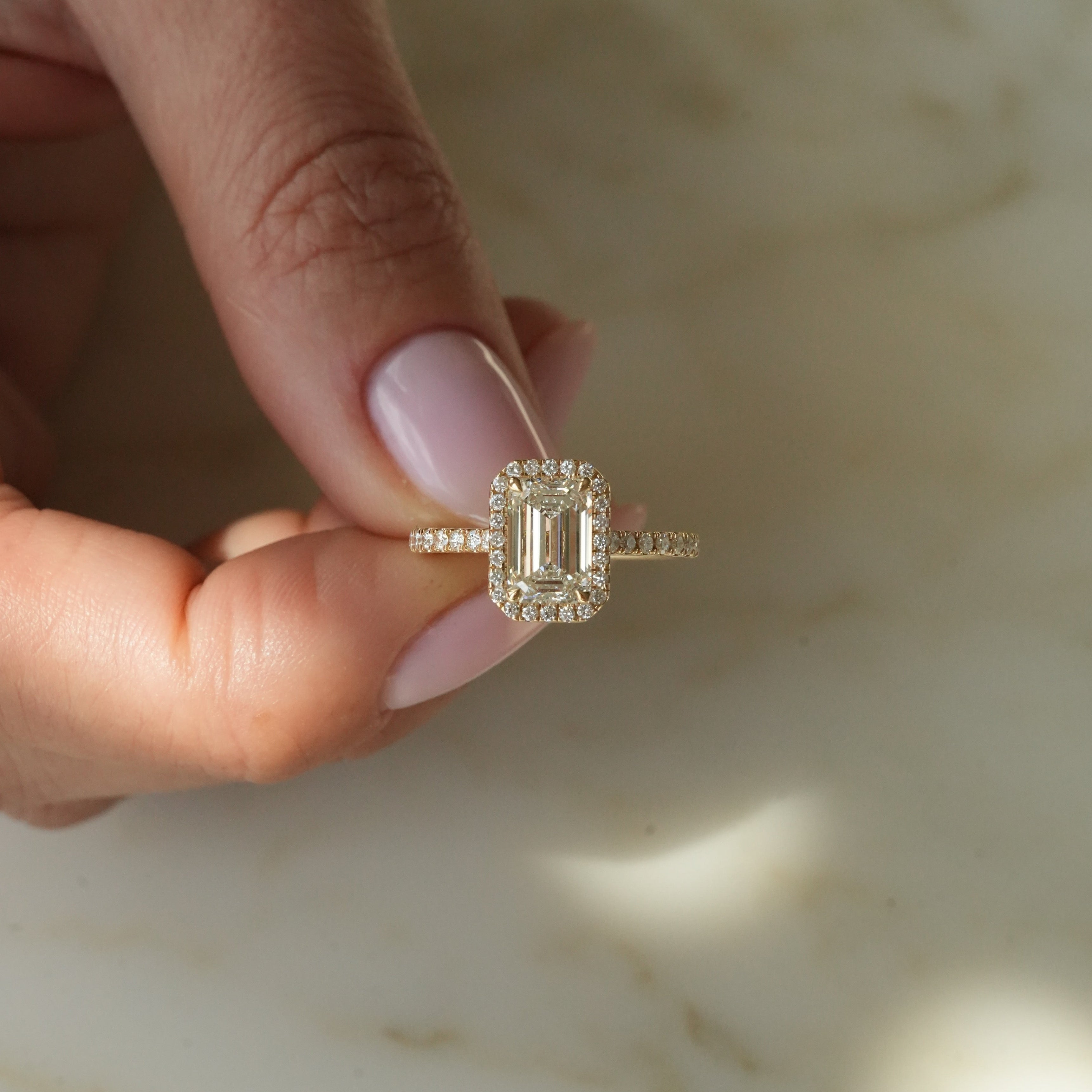 BEAU 2.03 ct, size 54, yellow gold