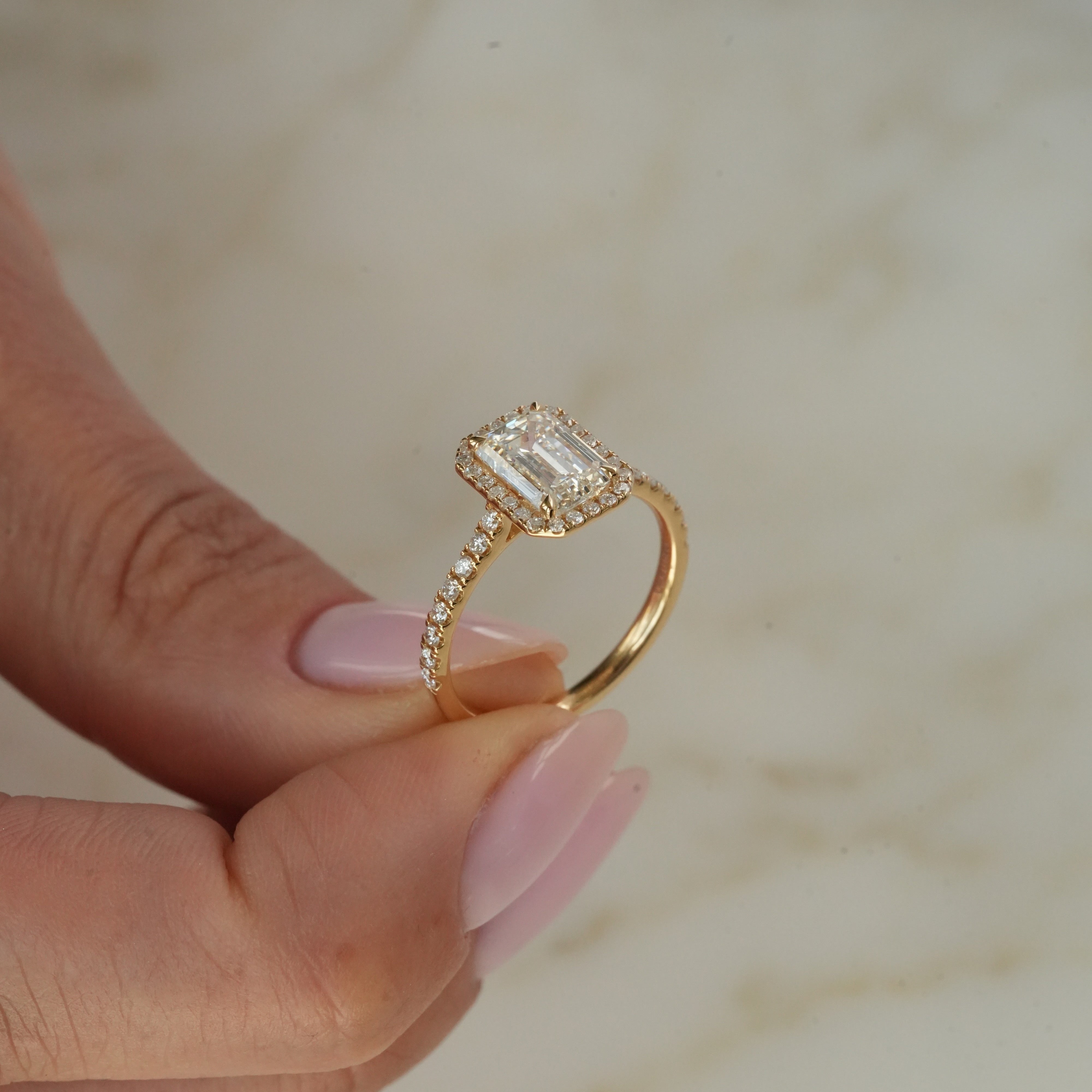 BEAU 2.03 ct, size 54, yellow gold