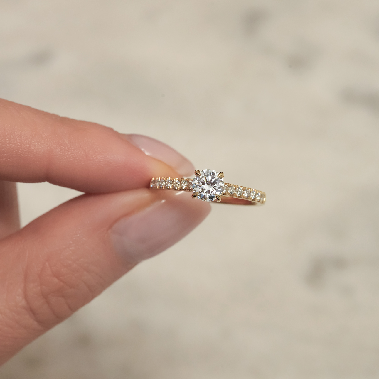 LILIAN 0.54 ct, size 54, yellow gold - LM STUDIO GmbH