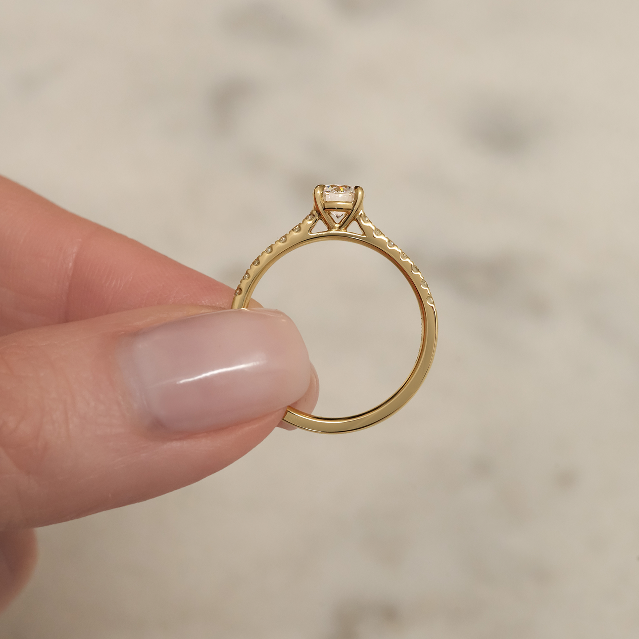 LILIAN 0.54 ct, size 54, yellow gold - LM STUDIO GmbH