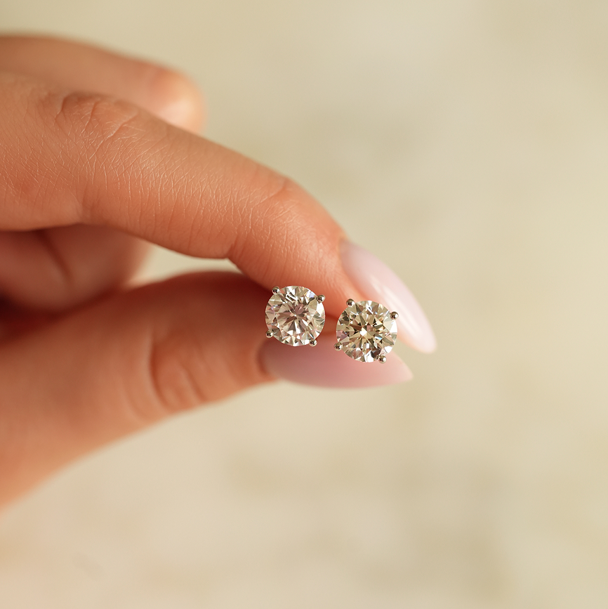 Sample Sale Rounds Studs 1.50 ct