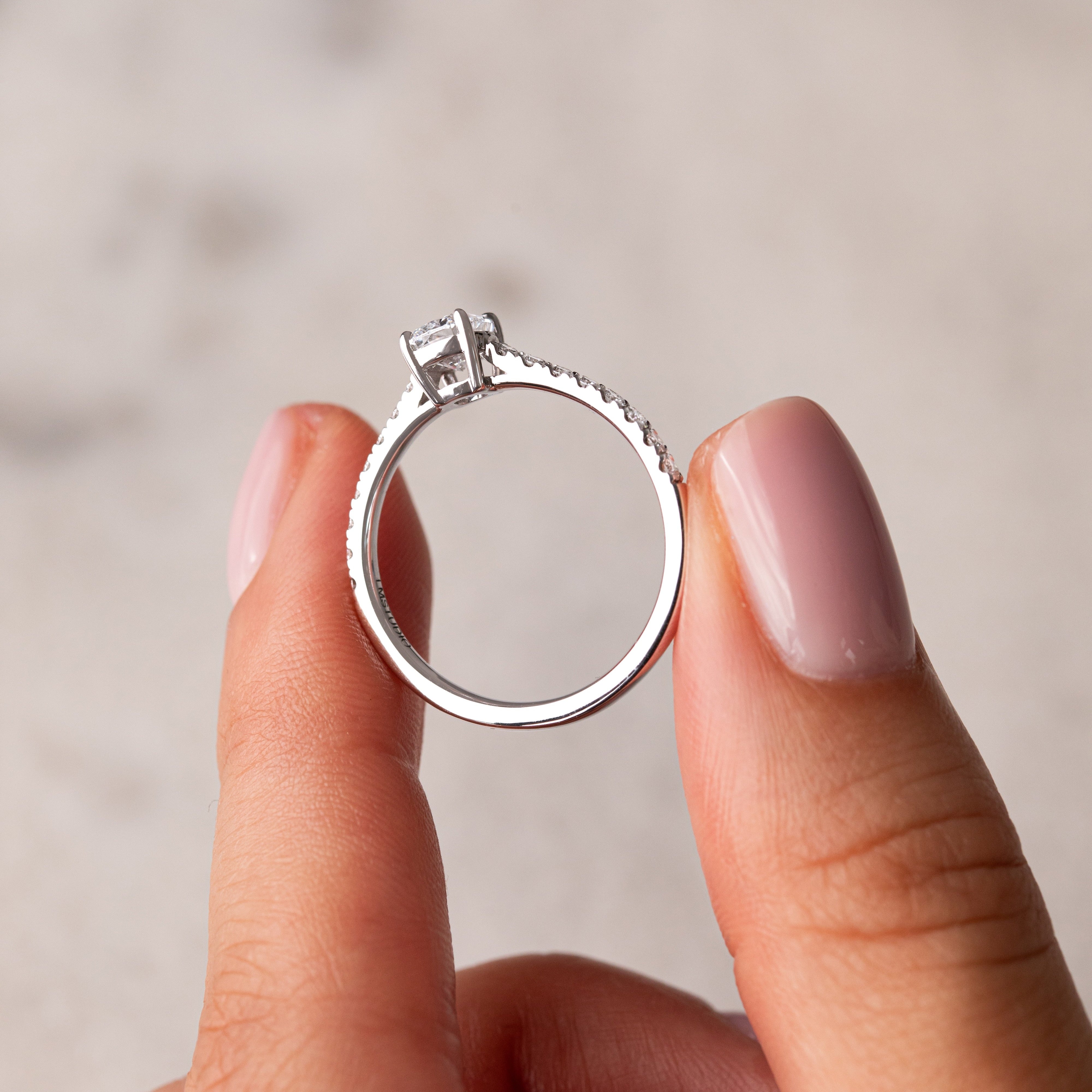 ADELE 0.71 ct, size 57, white gold