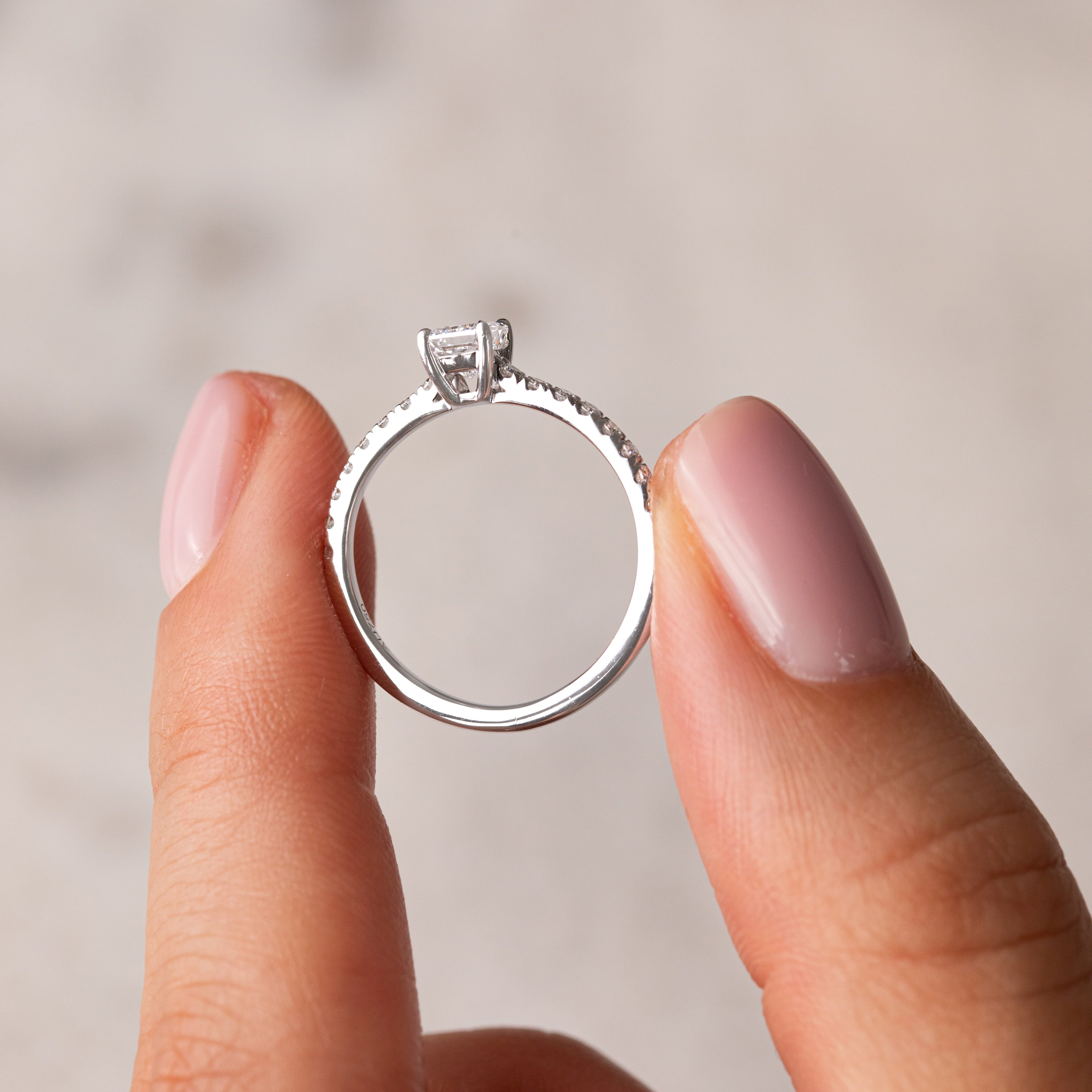 LAYLA 0.52 ct, size 51, white gold
