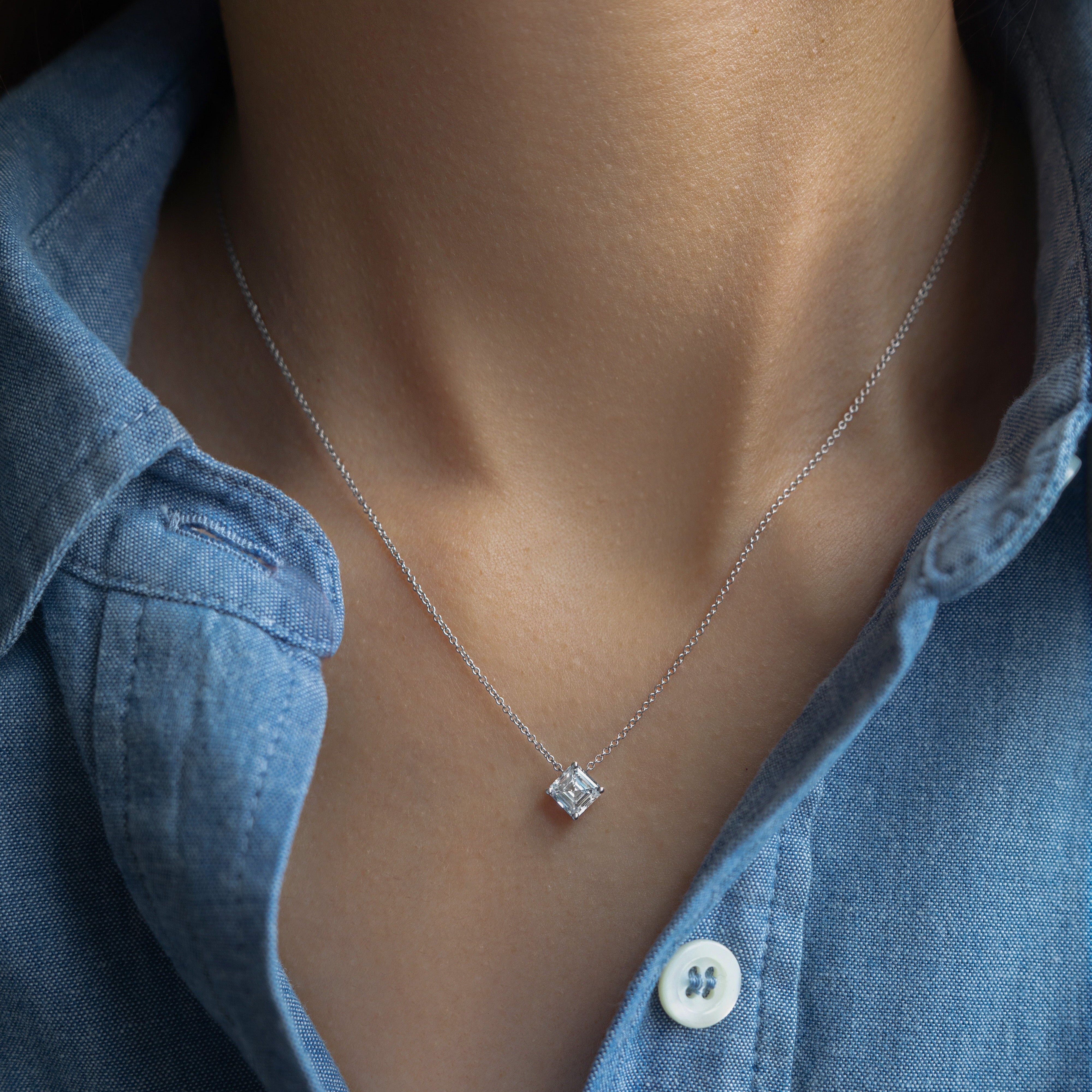 POPPY HALSKETTE, 0.70 ct, WG