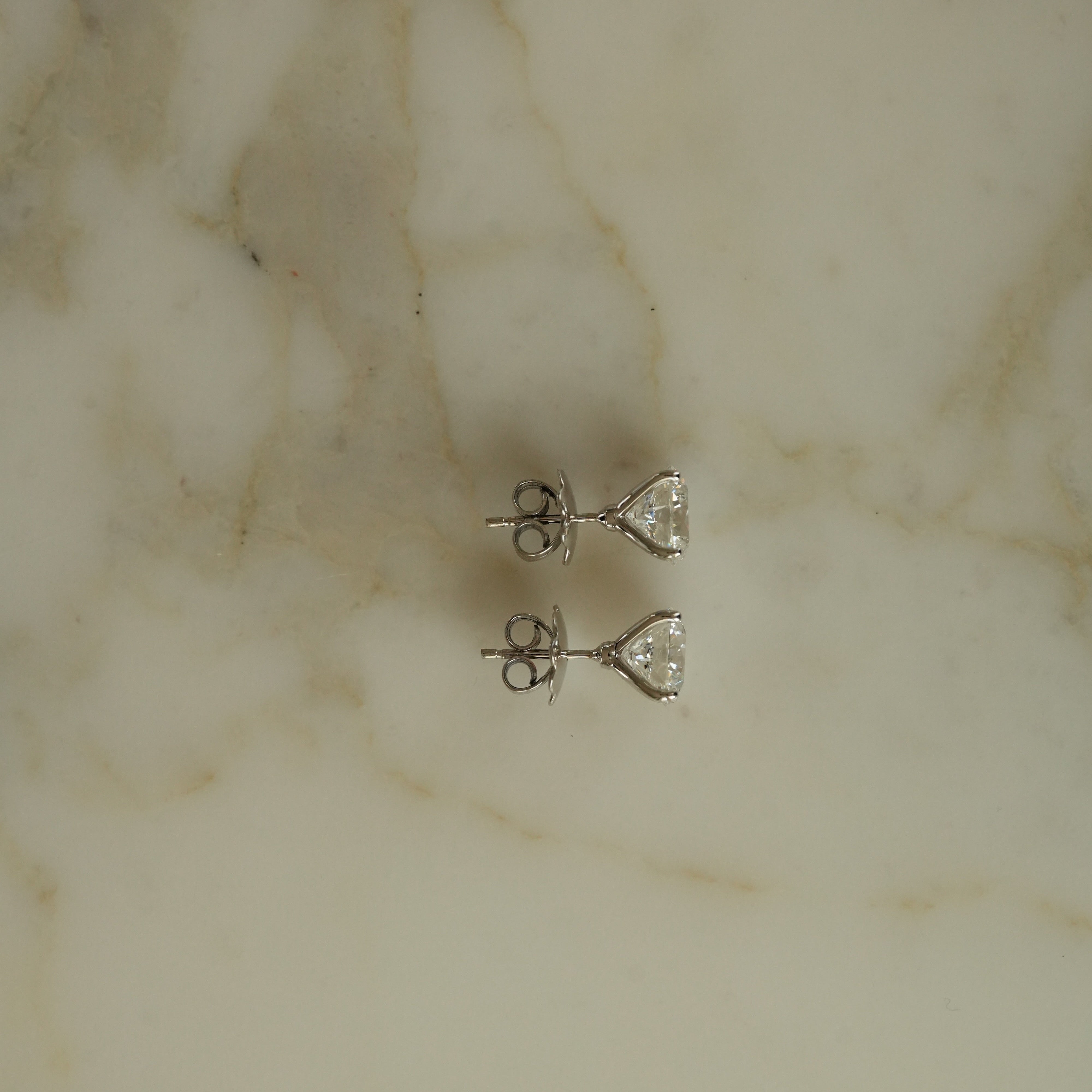 Sample Sale Rounds Studs 2.50 ct