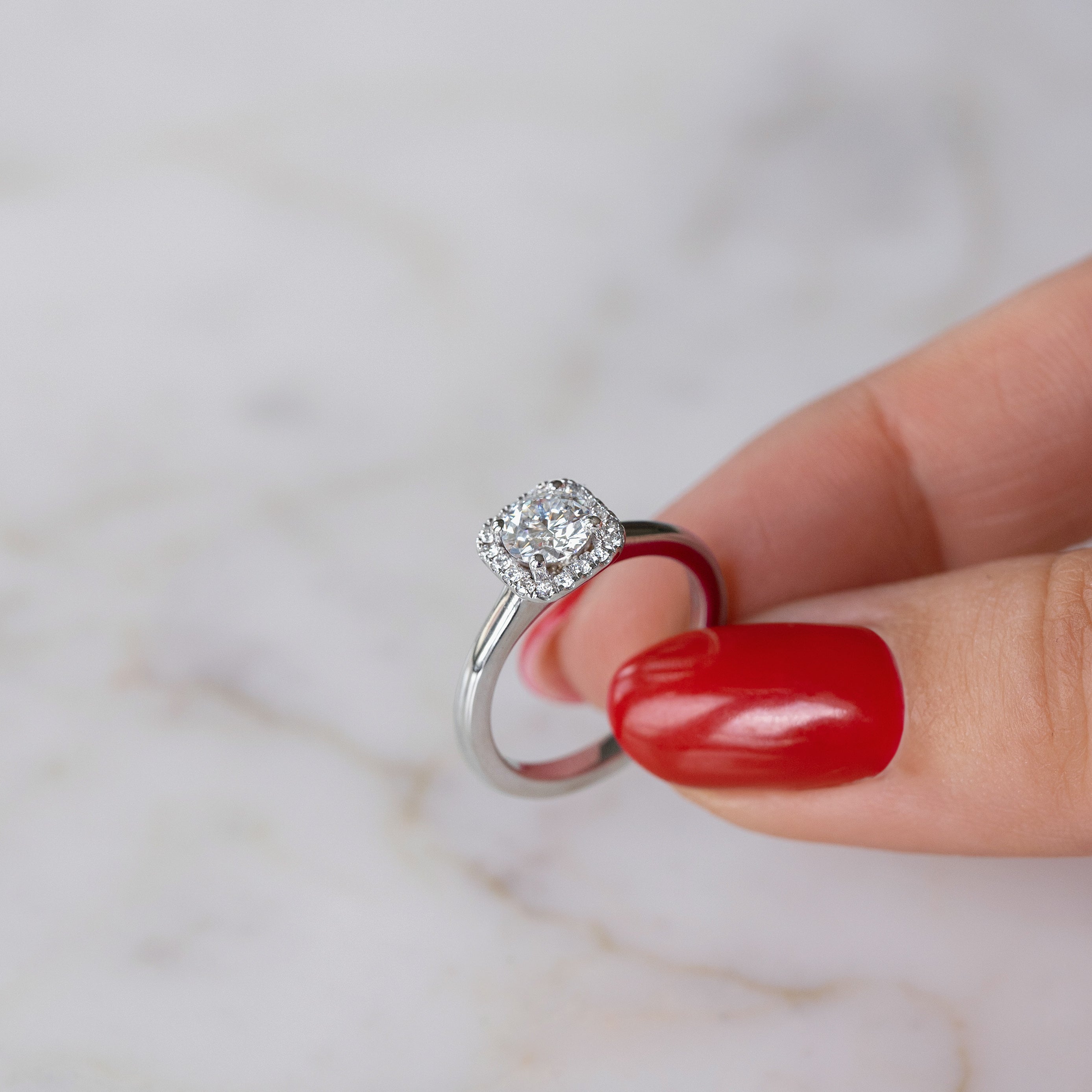 Lola Ring, 18 K white gold, 0.71 ct, size 52 - LM STUDIO GmbH