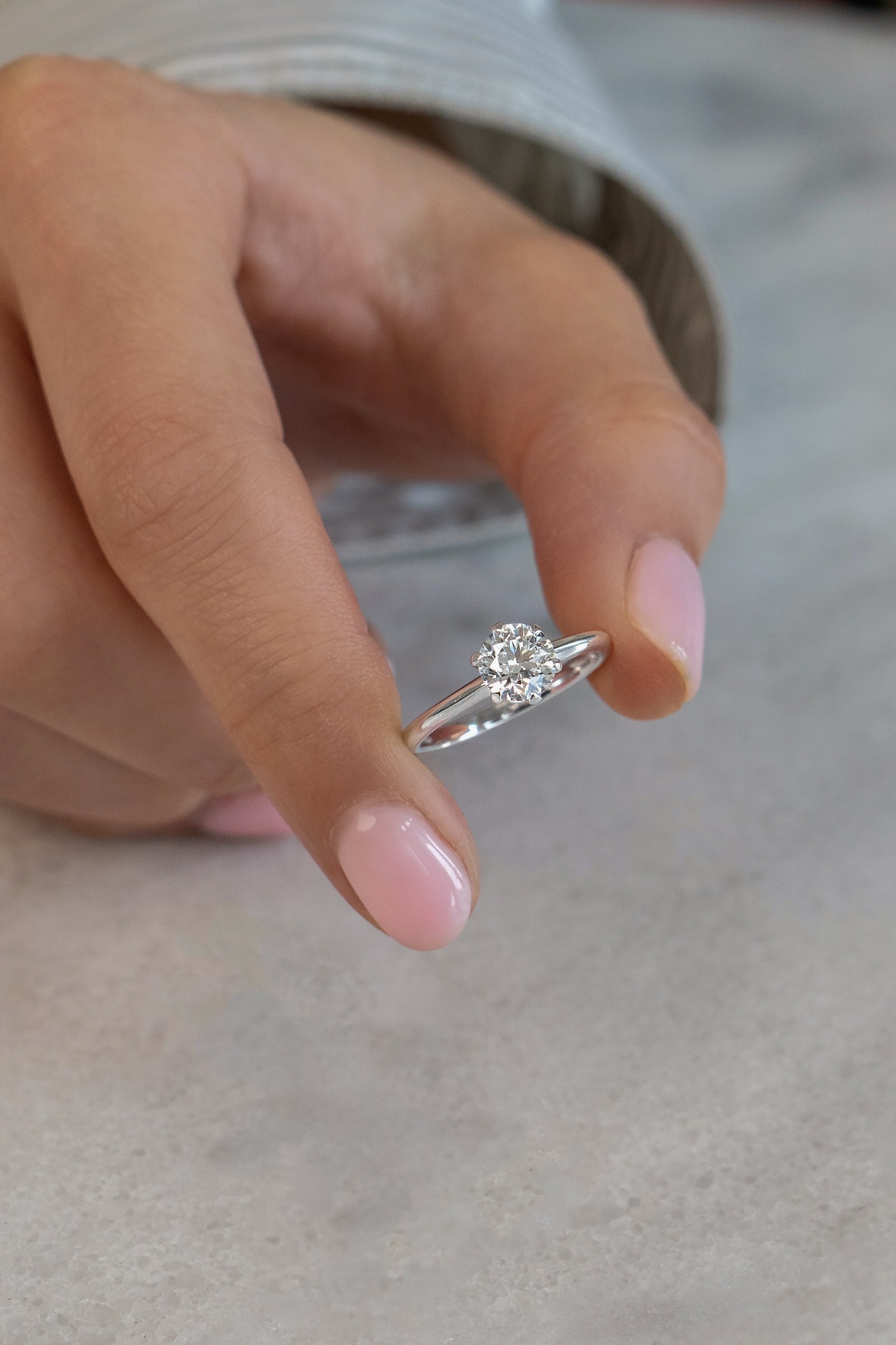 CHLOE Ring, old model, 18 K white gold, 1.00 ct, size 53 - LM STUDIO GmbH