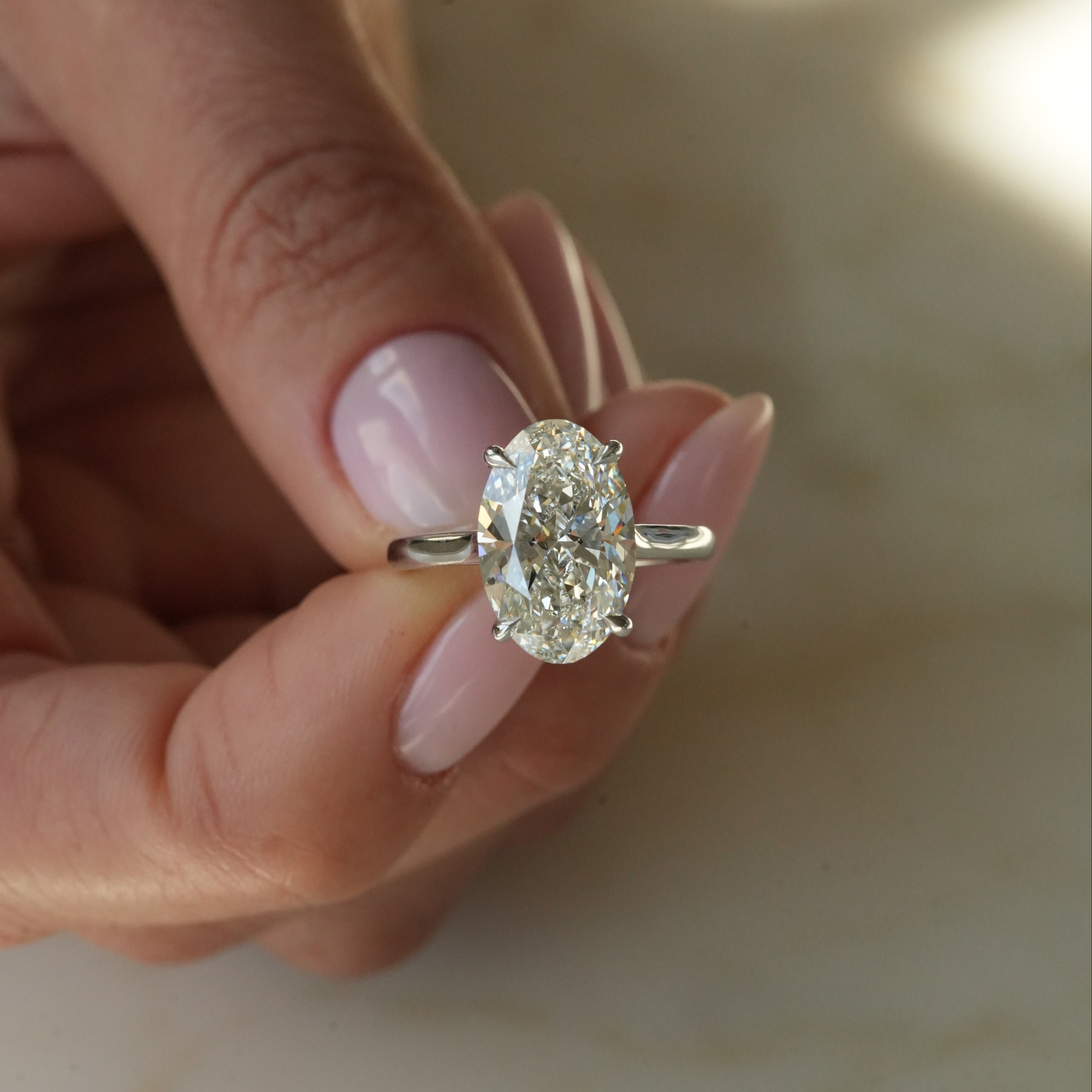 ALARA 5.04 ct, size 54, white gold
