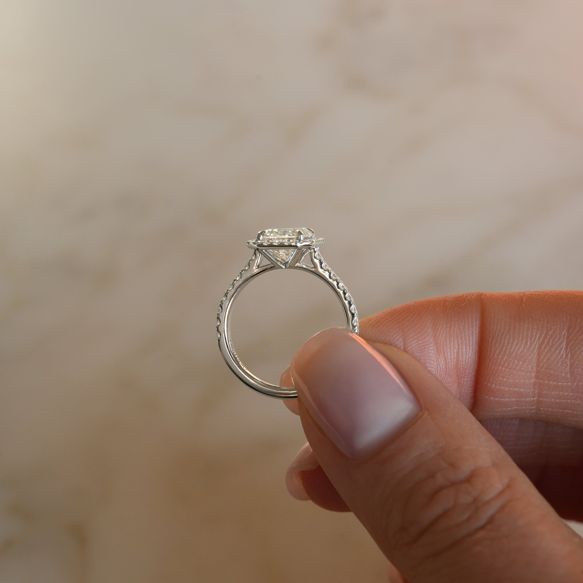 BEAU 2.03 ct, Größe 48, Weißgold