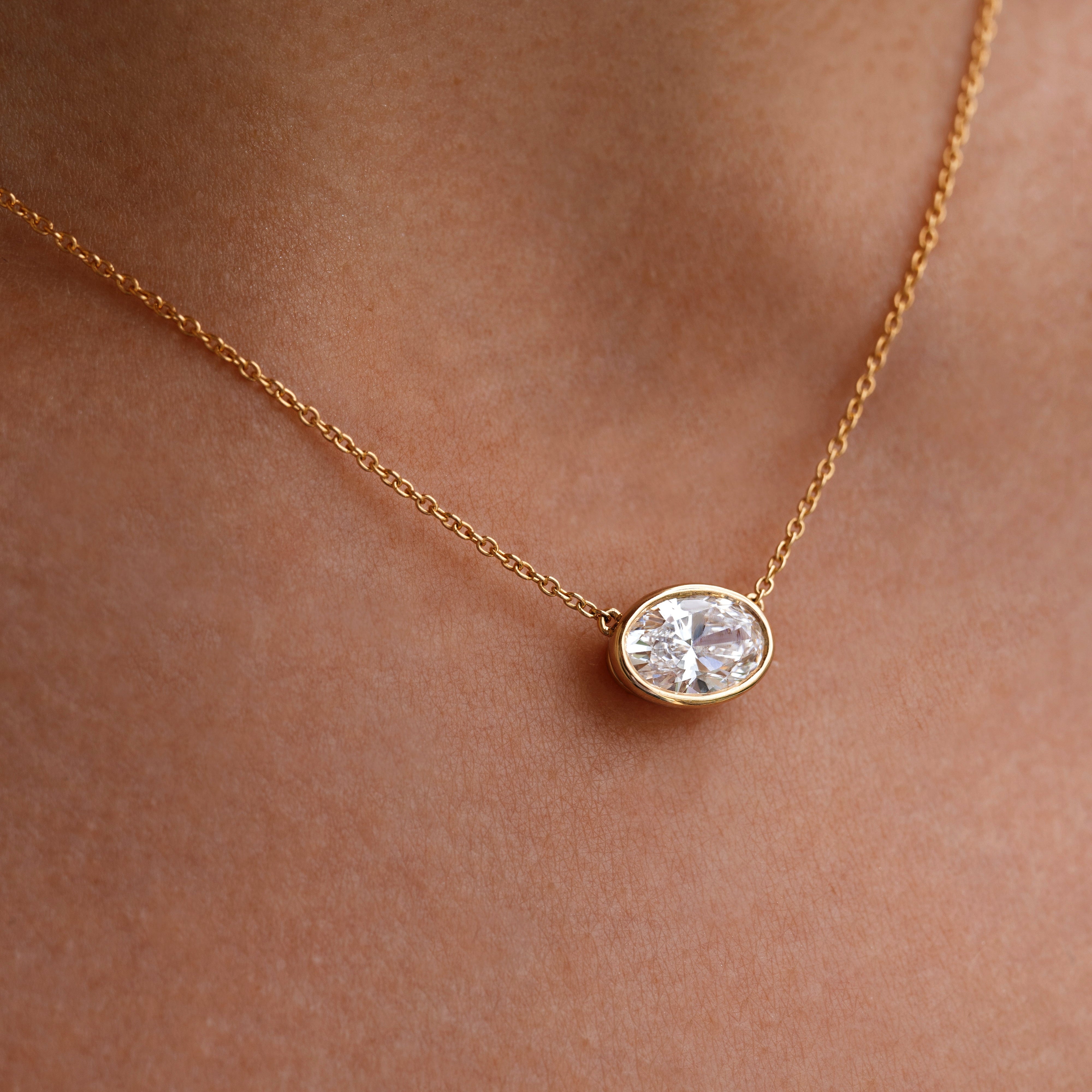 Bezel Oval Halskette, 1.60 ct, YG