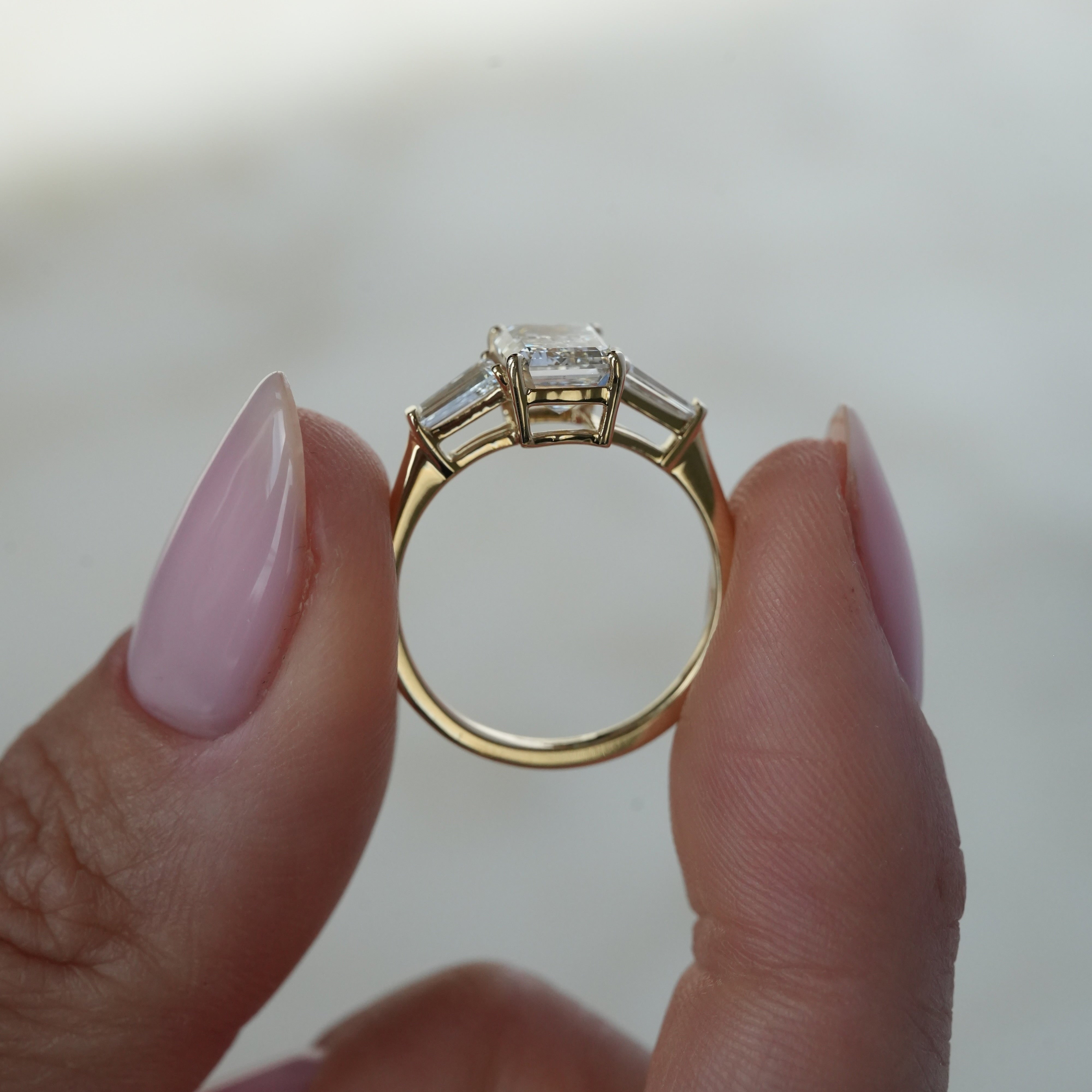 Sample Sale Elizabeth Ring, 2.04 ct, Size 54