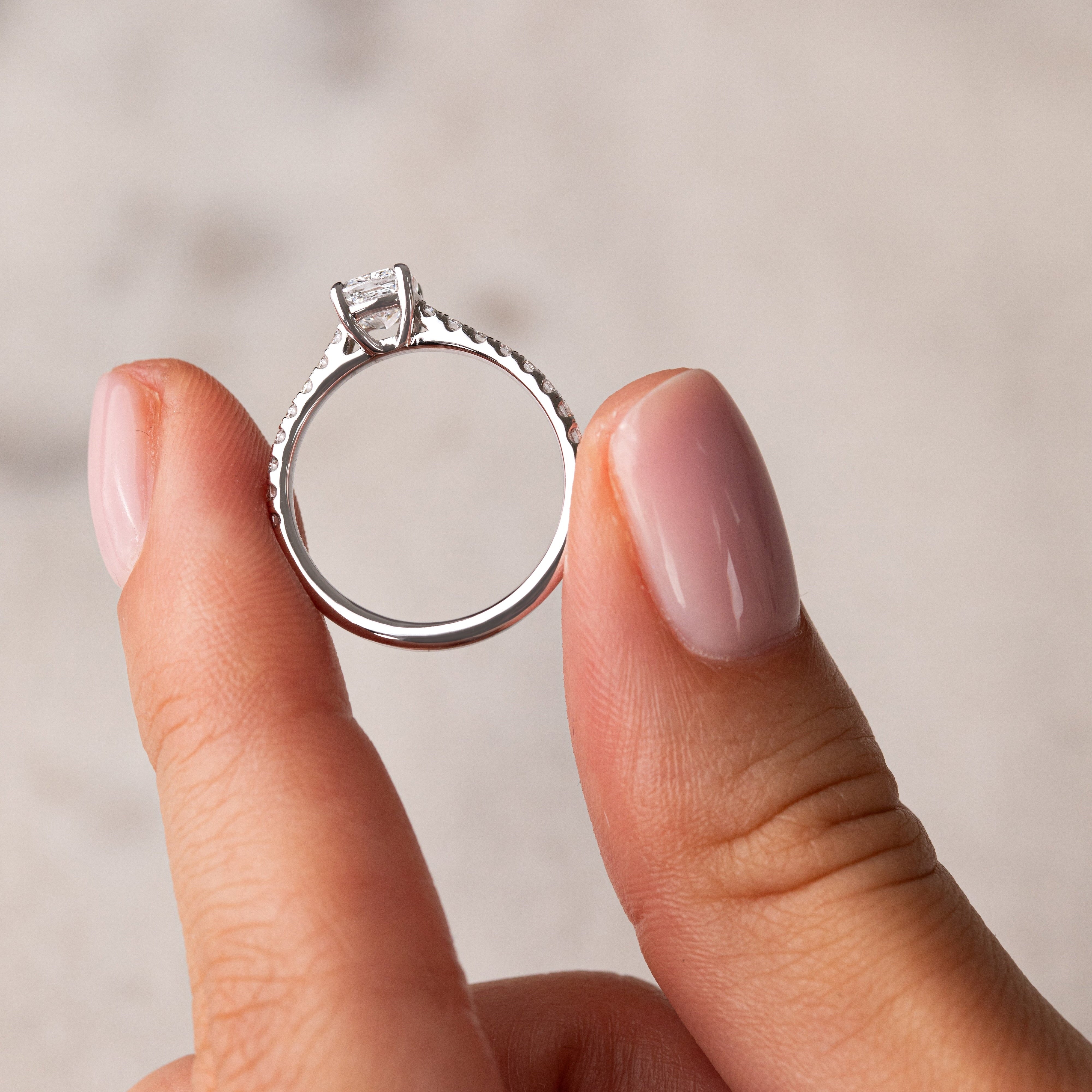 CASSIA 0.71 ct, size 50, white gold