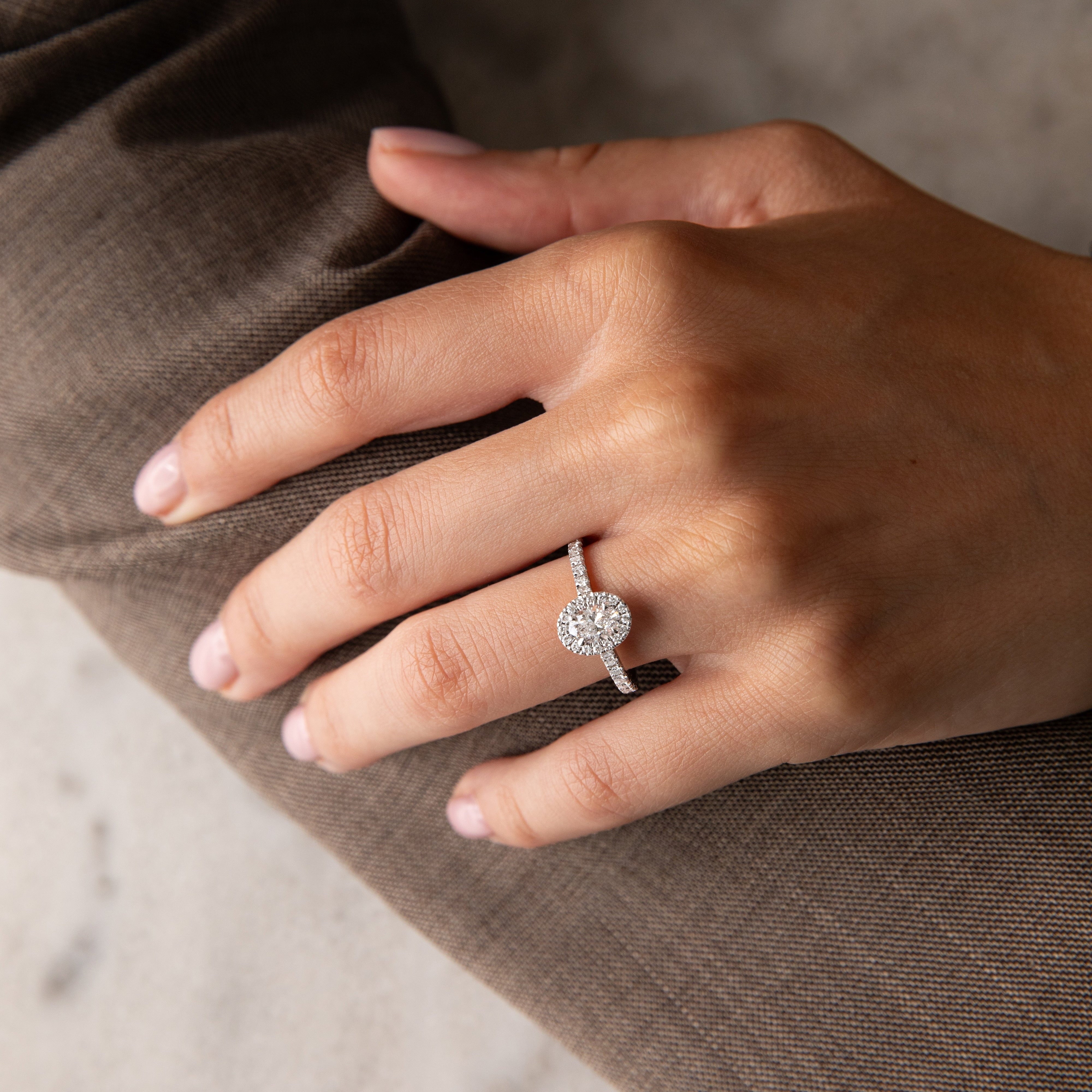 CELINE 0.51 ct, size 54, white gold