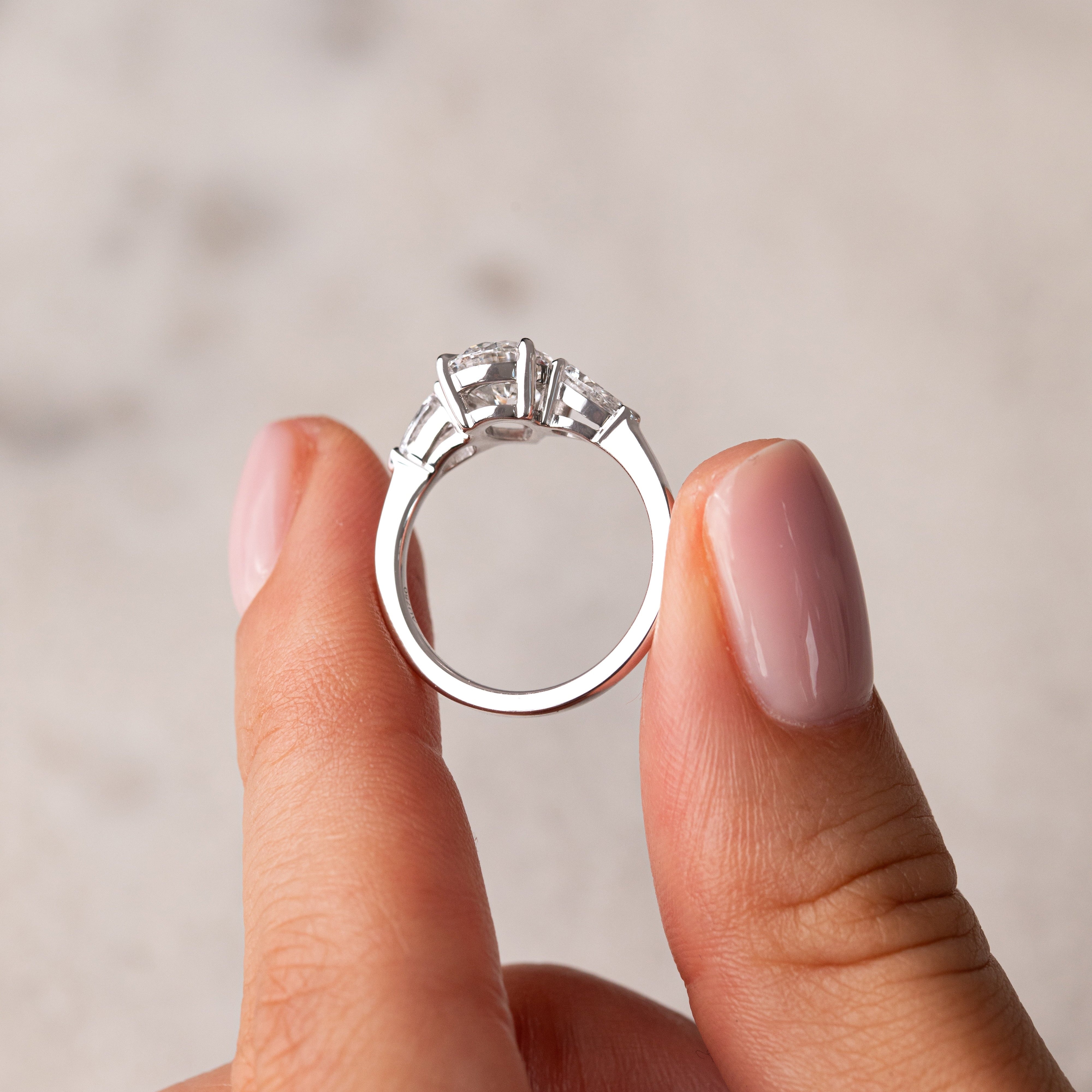 MARLA 1.50 ct, size 49, white gold