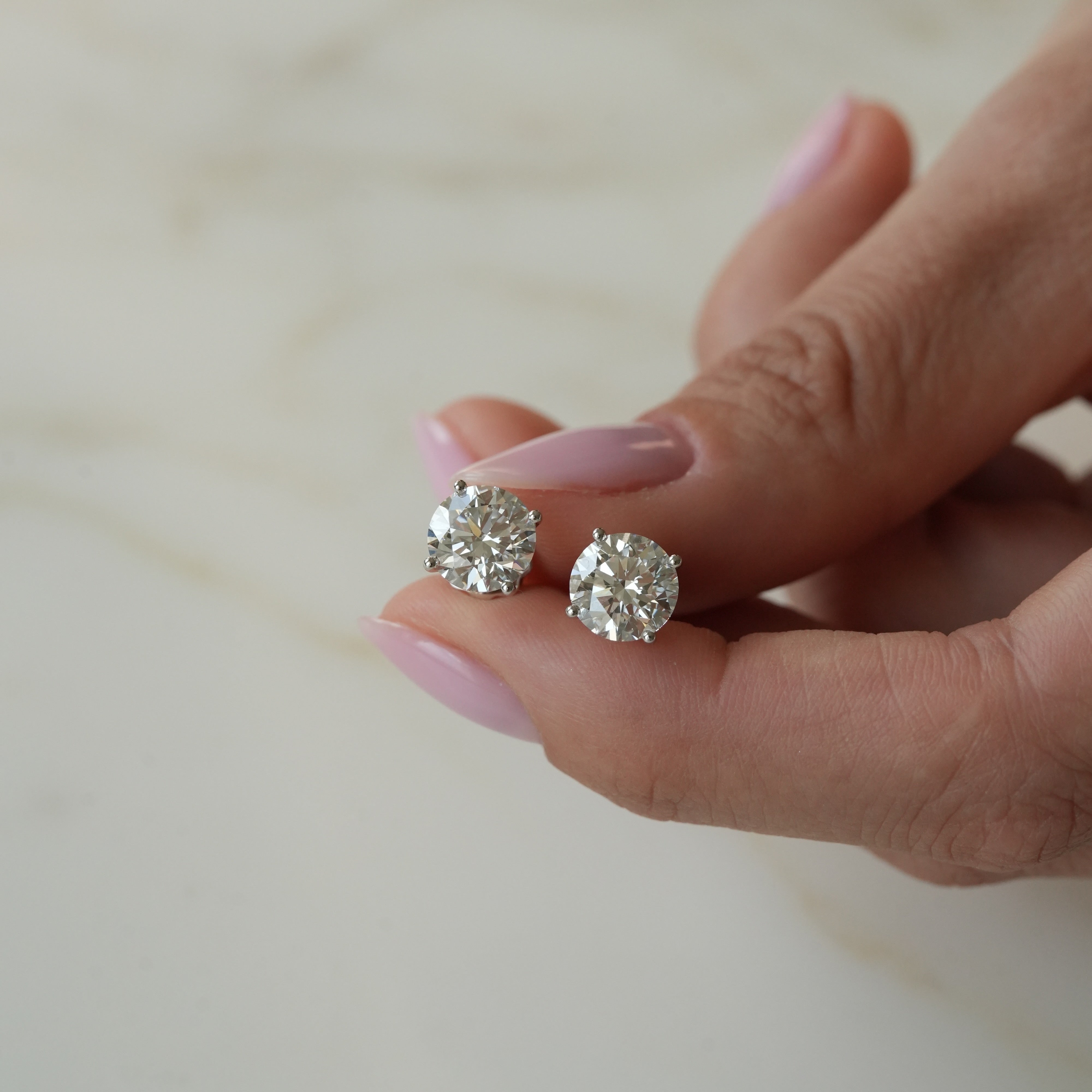 Sample Sale Rounds Studs 2.00 ct