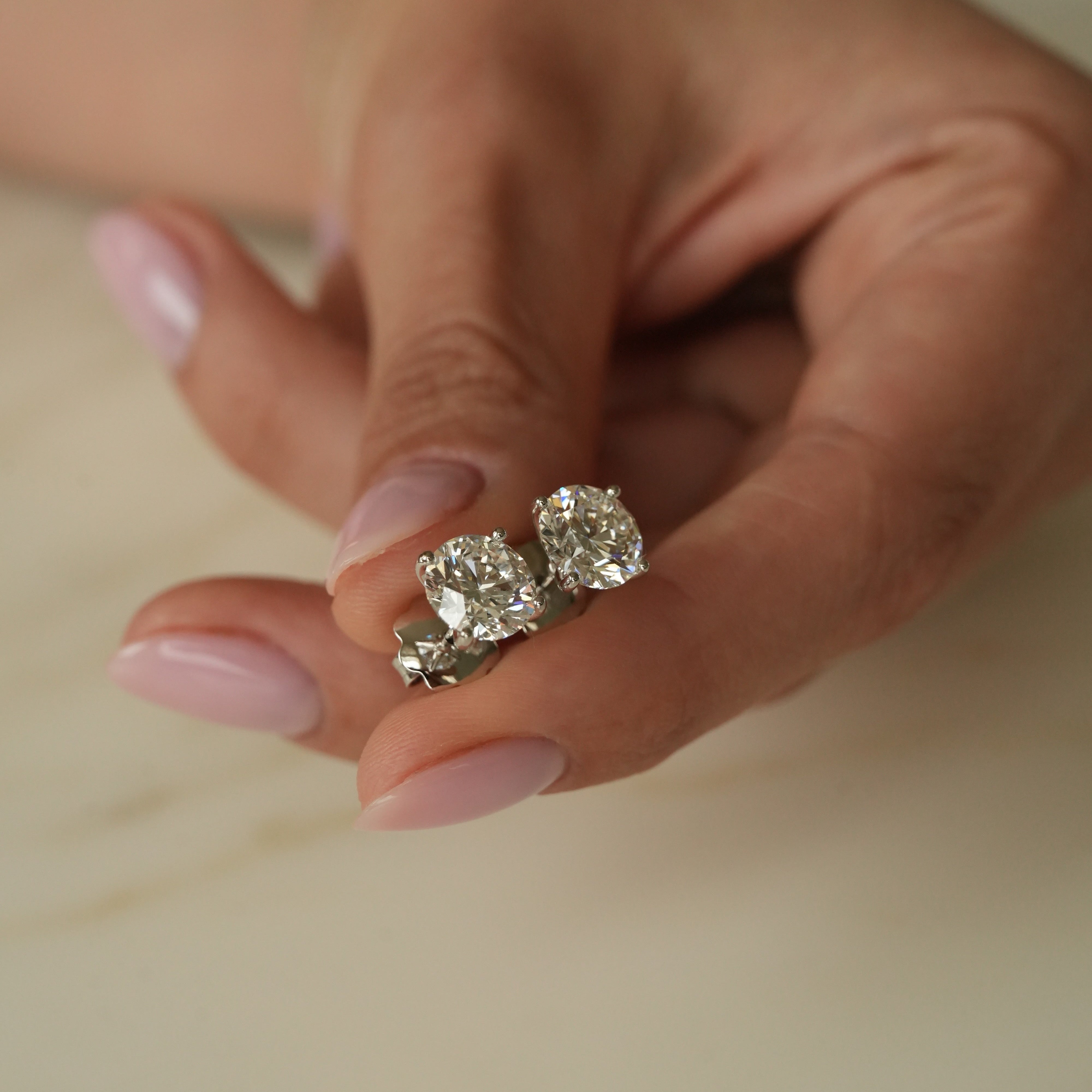 Sample Sale Rounds Studs 2.50 ct